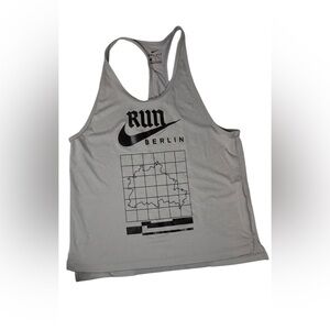 Nike RUN Berlin Women’s Tank Size S
Athleisure, Running, Gym, Hiking, Walking